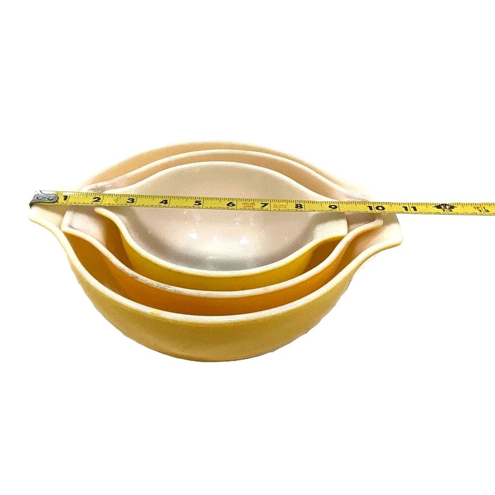 Pyrex Cinderella Golden Yellow and Orange Daisy Nesting Mixing Bowls set of 3